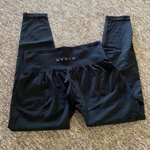 NVGTN Black Solid Seamless Leggings